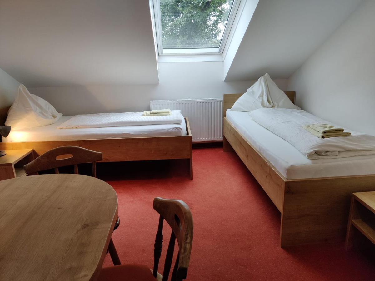 Pension Holzapfel Sankt Georgen im Attergau Ngoại thất bức ảnh