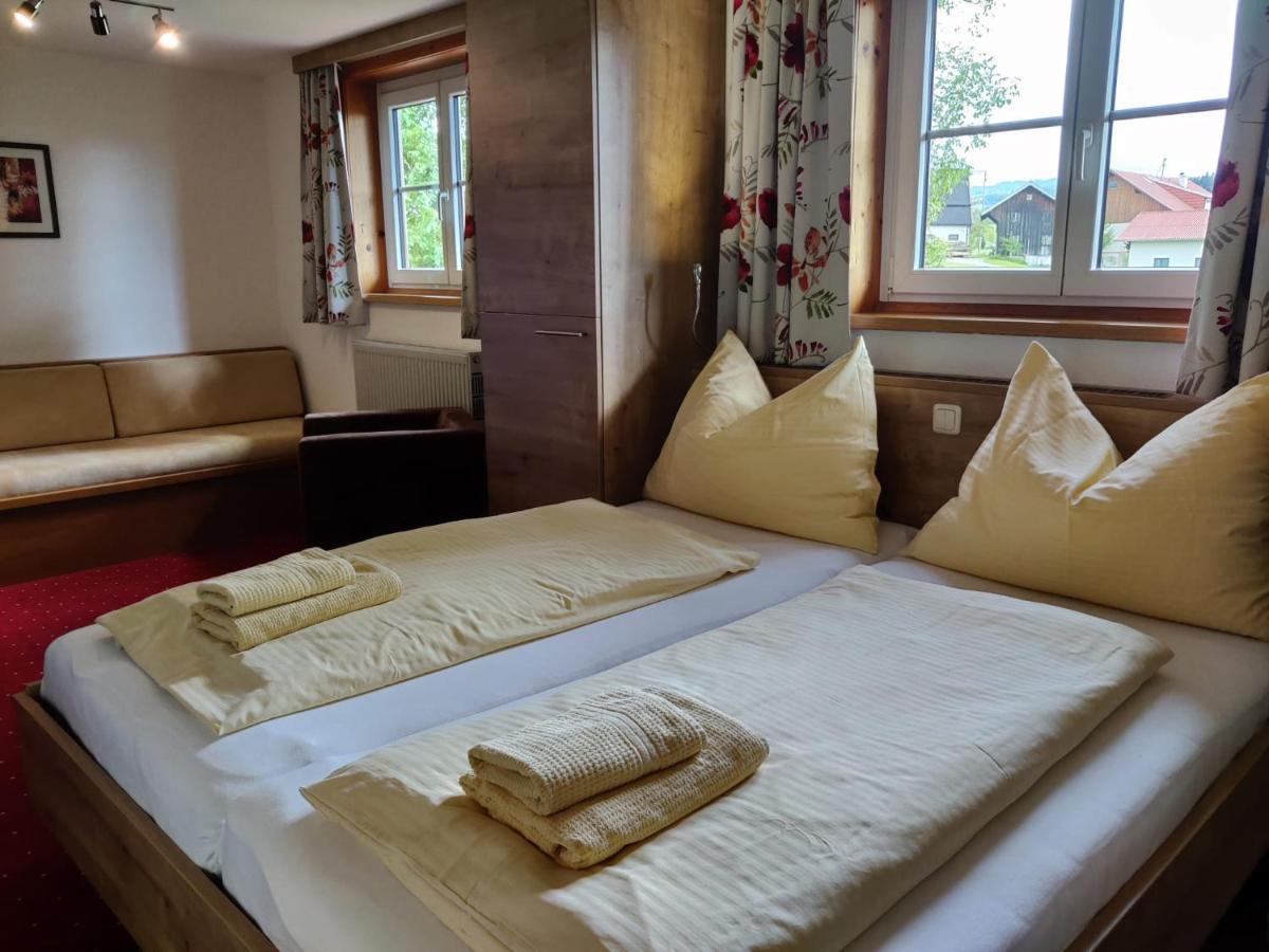 Pension Holzapfel Sankt Georgen im Attergau Ngoại thất bức ảnh