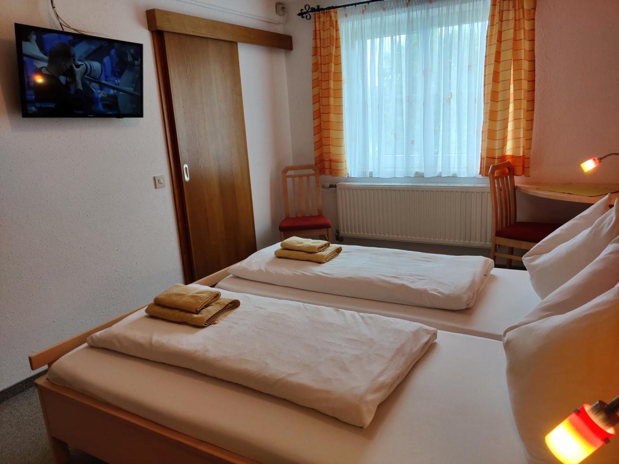Pension Holzapfel Sankt Georgen im Attergau Ngoại thất bức ảnh